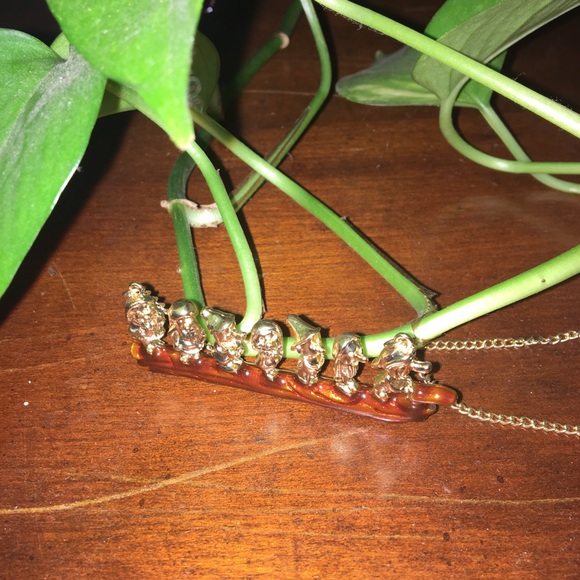 Adorable Necklace Disney “The Seven Drawfs “ - Picture 2 of 4